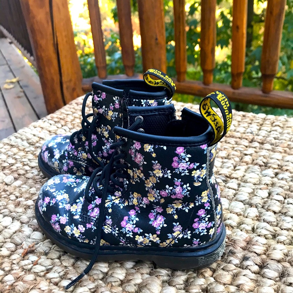 Kids Dr. Marten Flower Boots